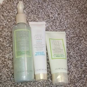 Mary Kay Satin Hands set